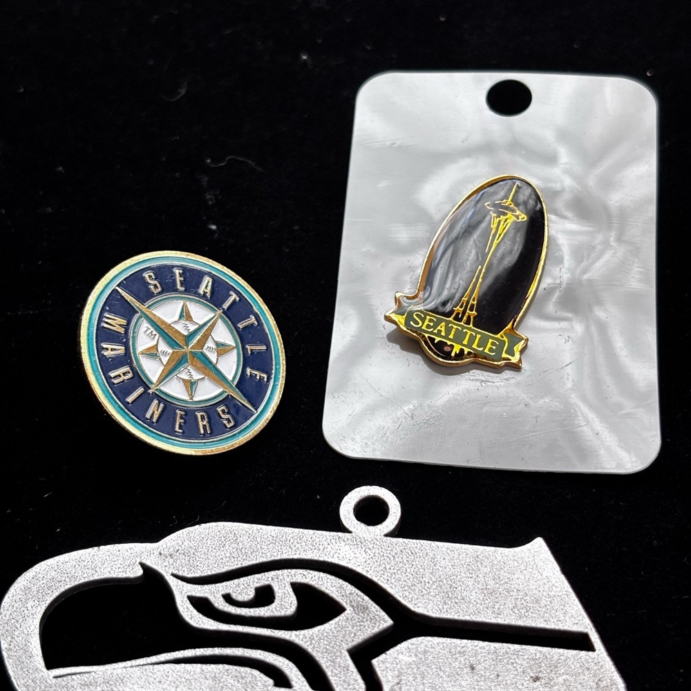 Seattle Mariners/Space Needle PIN Set - Blue and Green & Silver Seahawks Pendant
